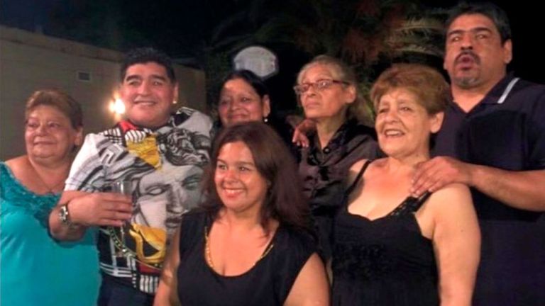 Las Hermanas De Maradona Le Ganaron Un Millonario Juicio A Una