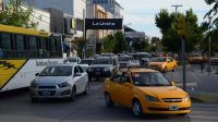 Taxistas en Neuquén suspenden viajes a la Meseta por ola de robos